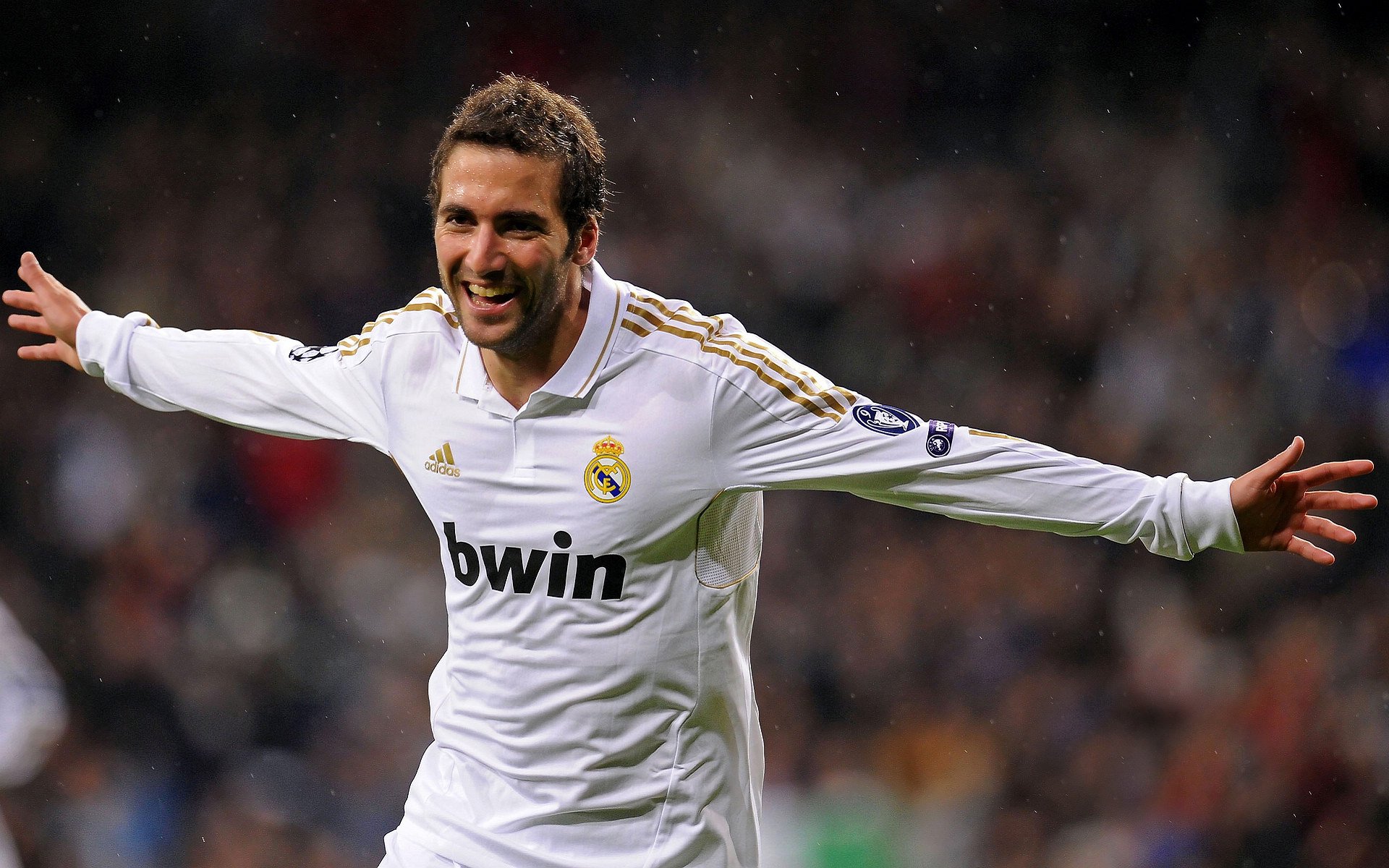 勇士队保持联盟领先，追求三连冠，勇士队连胜